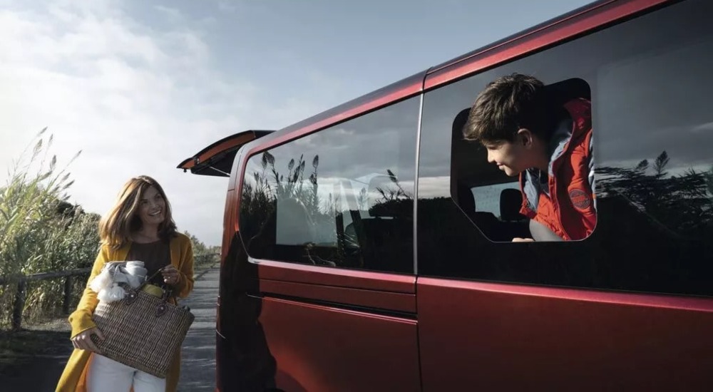 New Renault Trafic Passenger Deals