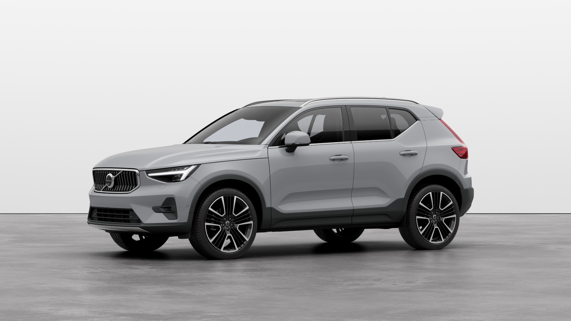 Volvo XC40 2.0 B3P Ultra Bright 5dr Auto Image 1