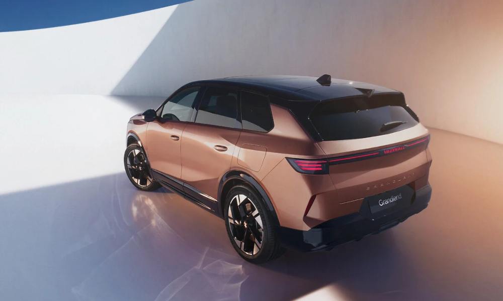 New Vauxhall Grandland Hybrid Cars