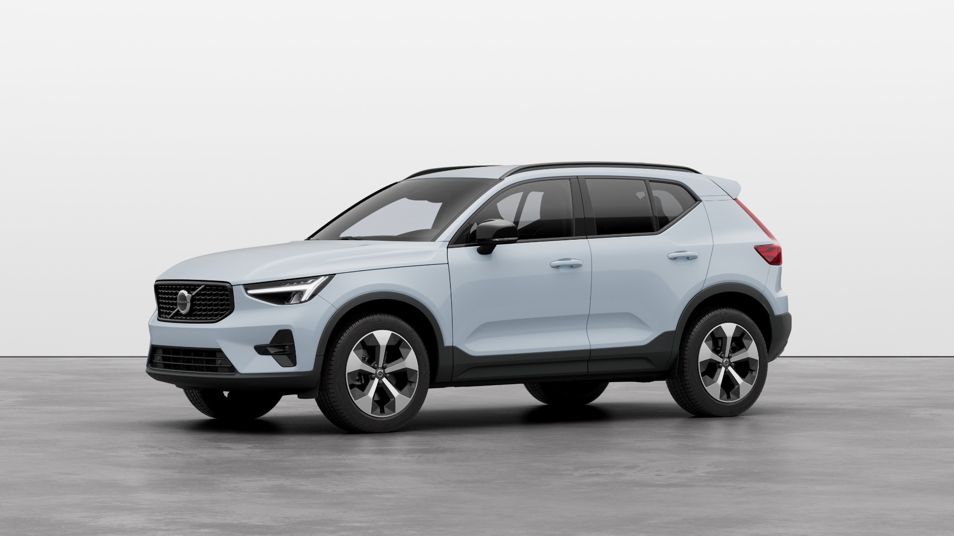 Volvo XC40 2.0 B4P Plus Dark 5dr Auto Image 1