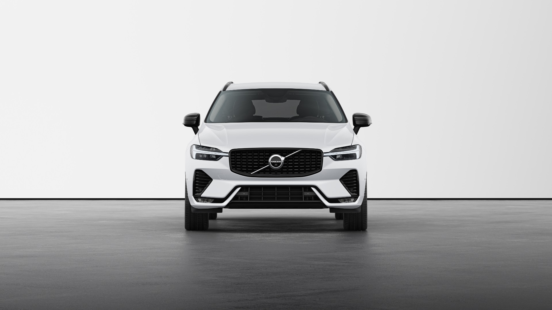 Volvo XC60 2.0 B5P Plus Dark 5dr AWD Geartronic Image 2