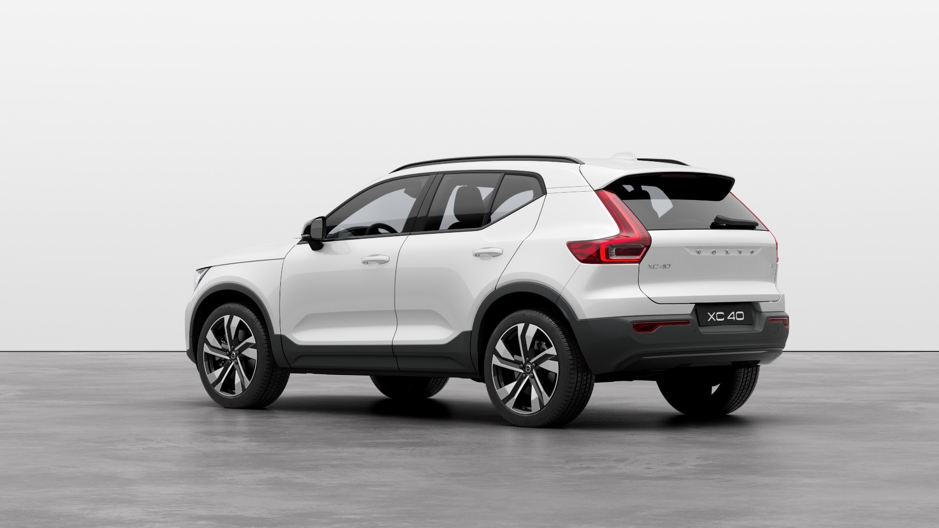 Volvo XC40 2.0 B3P Plus 5dr Auto Image 3