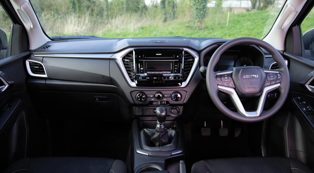 New Isuzu D-Max DL20 Interior