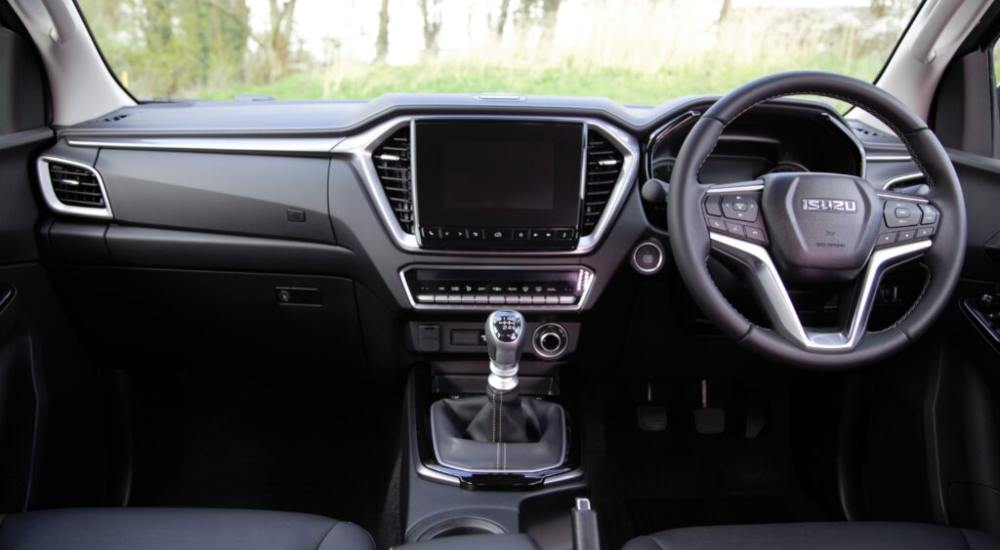 New Isuzu D-Max DL40 Interior