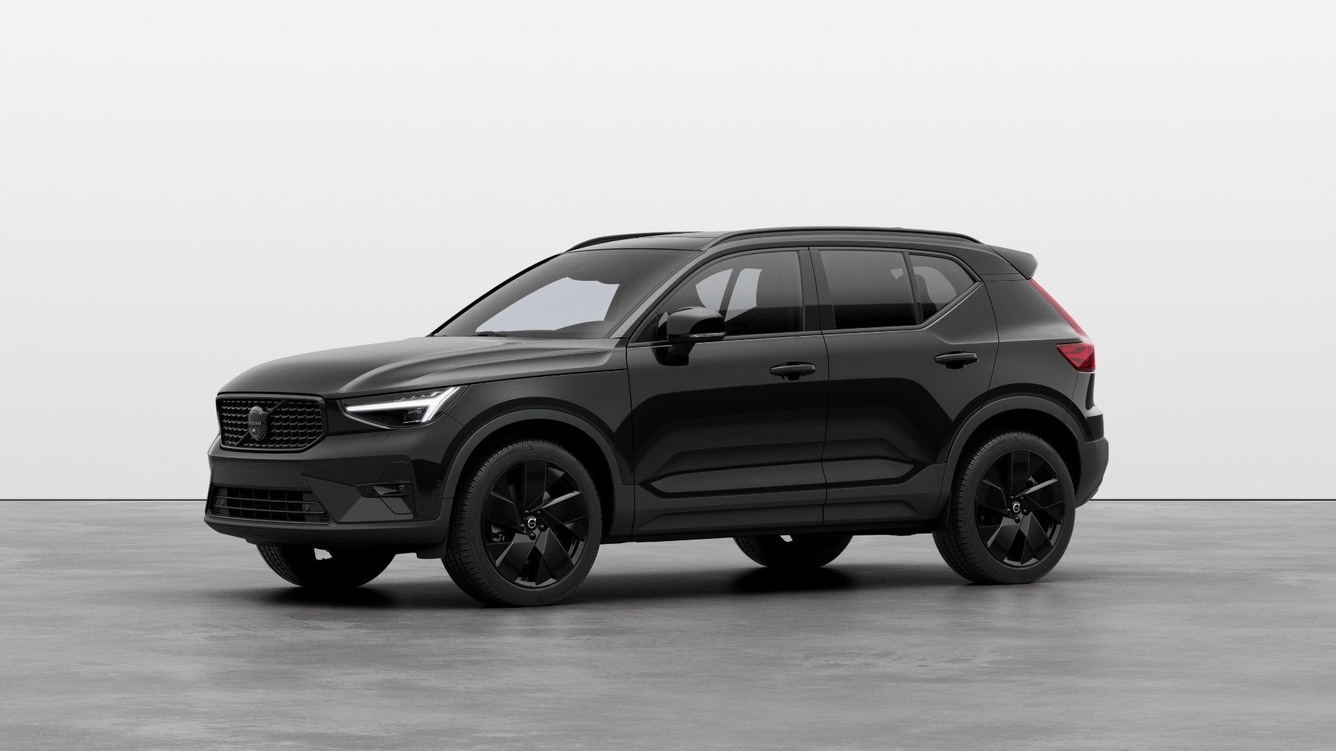 Volvo XC40 2.0 B4P Ultra Black Edition 5dr Auto Image 1