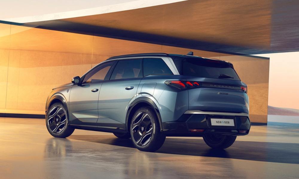 New Peugeot E-5008 Long Range