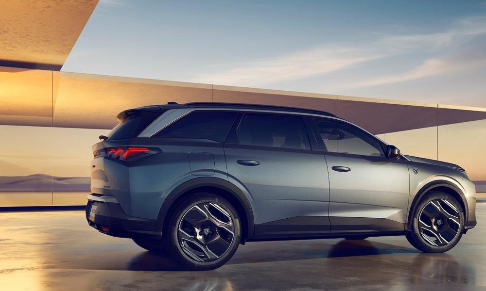 New Peugeot 5008 Plug-in Hybrid Design