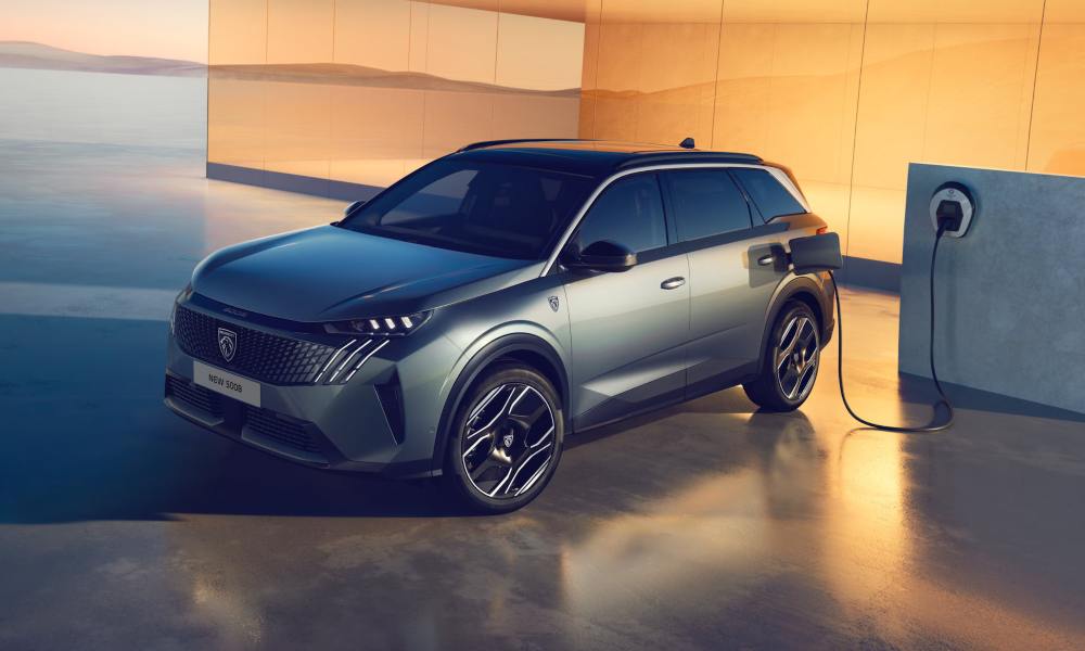 New Peugeot 5008 Plug-in Hybrid Automatic