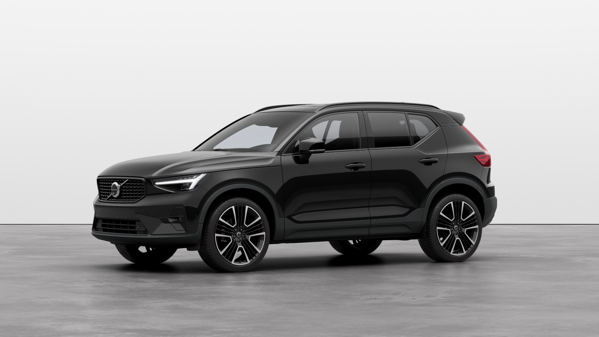 Volvo XC40 2.0 B3P Ultra Dark 5dr Auto Image 1