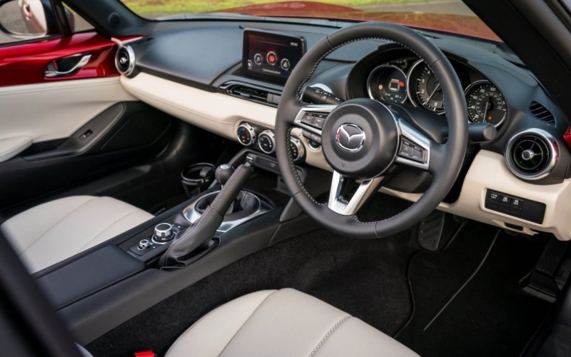 Used Mazda MX-5 RF Interior