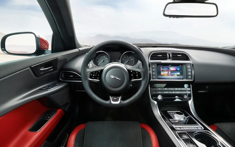 Used Jaguar XF Interior