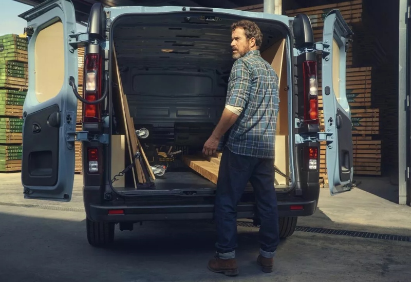 New Renault Trafic Van Size