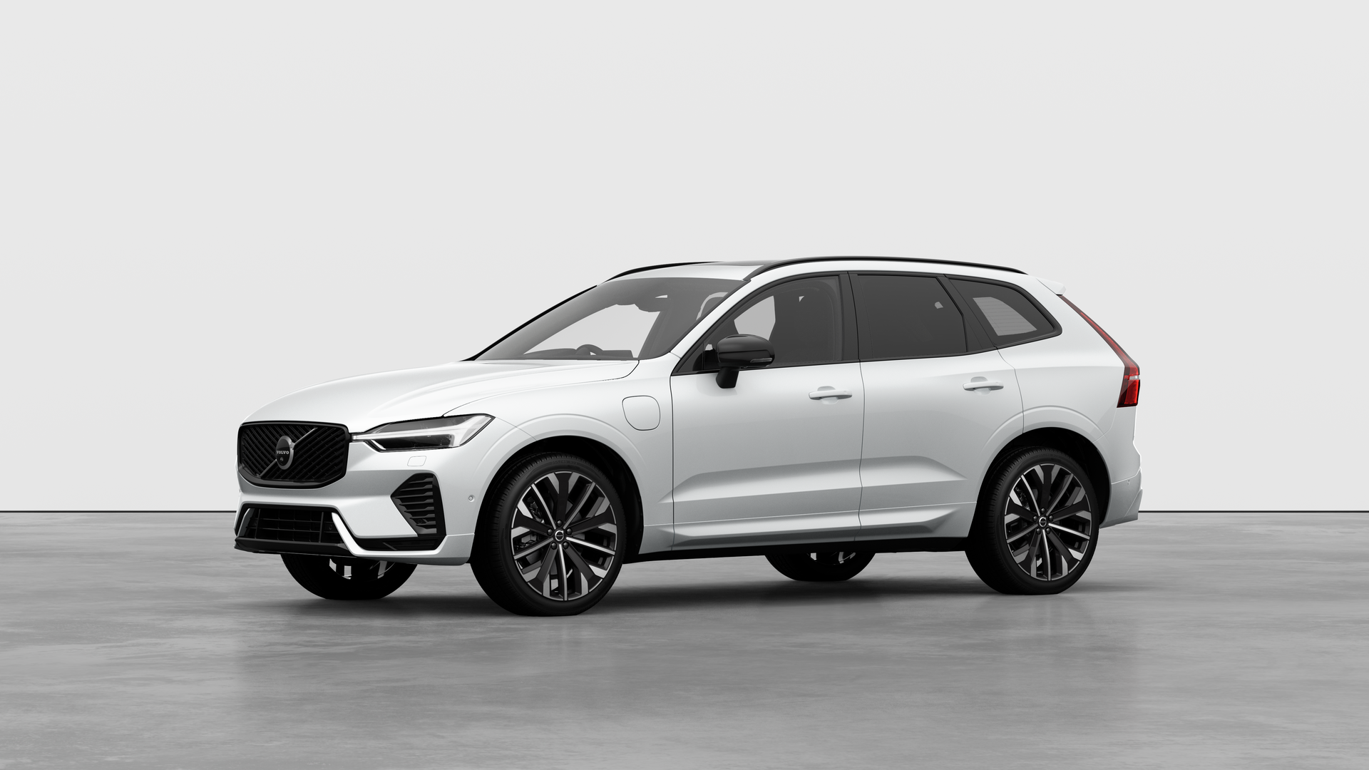 Volvo XC60 Plug-In Hybrid 2.0 T8 [455] PHEV Ultra Dark 5dr AWD Geartronic Image 1