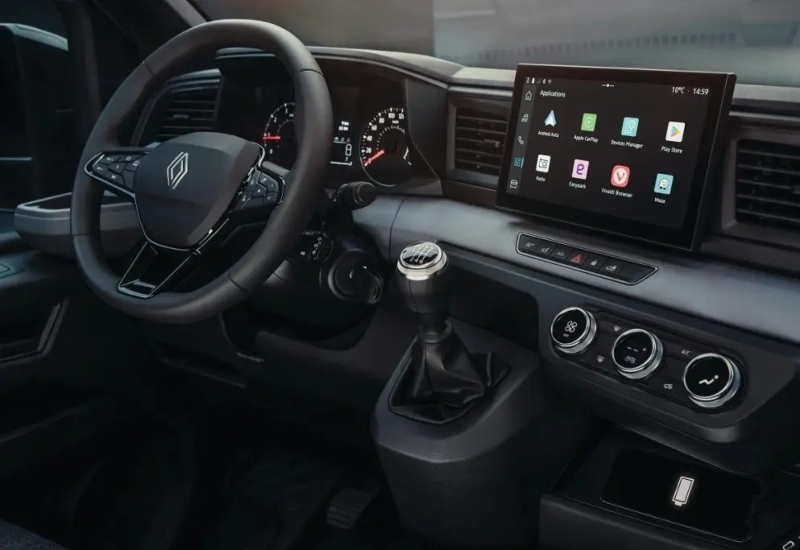 New Renault Trafic E-Tech Inside