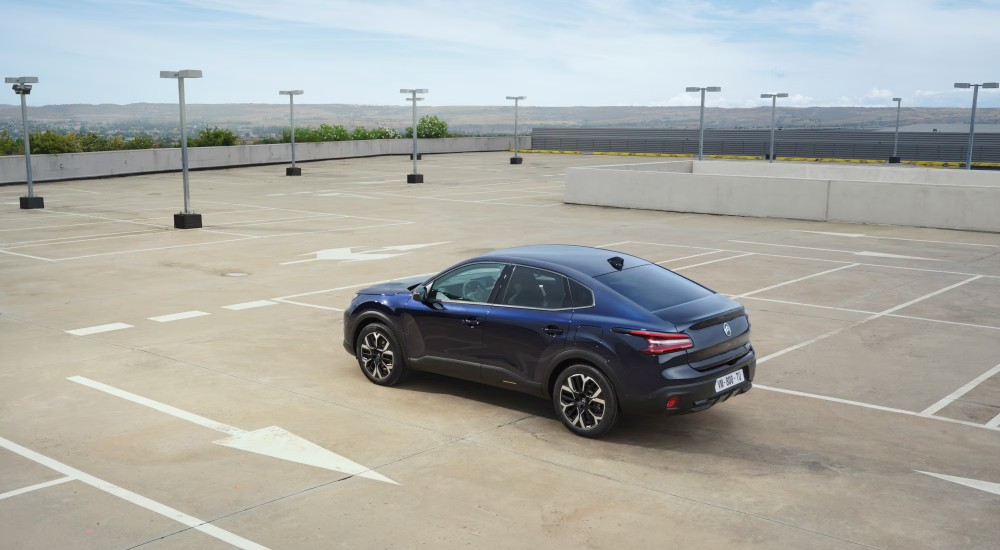 New Citroen C4 X Hybrid Exterior