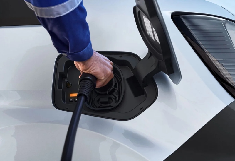 All-New Nissan Interstar-e Electric Van