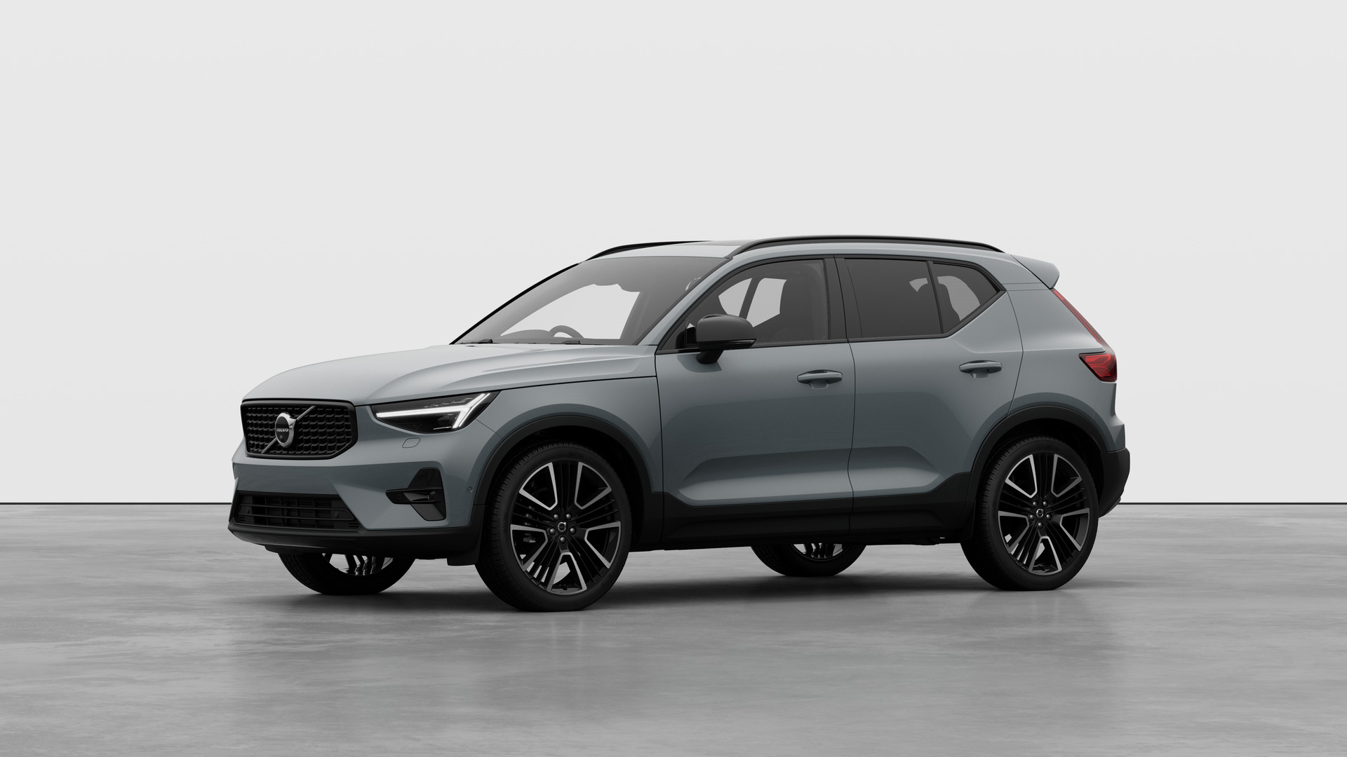 Volvo XC40 2.0 B3P Ultra Dark 5dr Auto Image 1