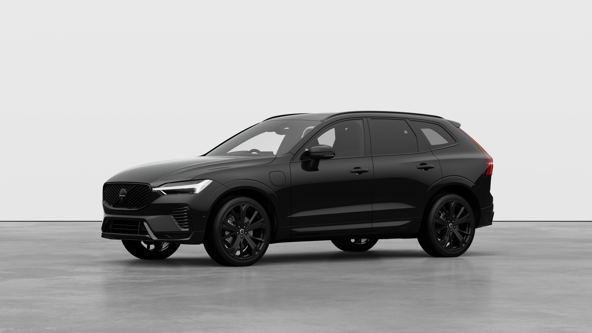 Volvo XC60 Plug-In Hybrid 2.0 T6 [350] PHEV Plus Black Ed 5dr AWD Geartronic Image 1