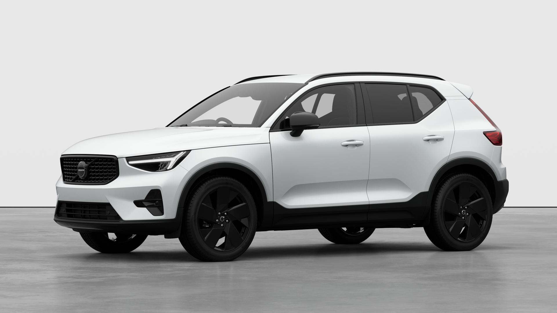 Volvo XC40 2.0 B3P Plus Black Edition 5dr Auto Image 1