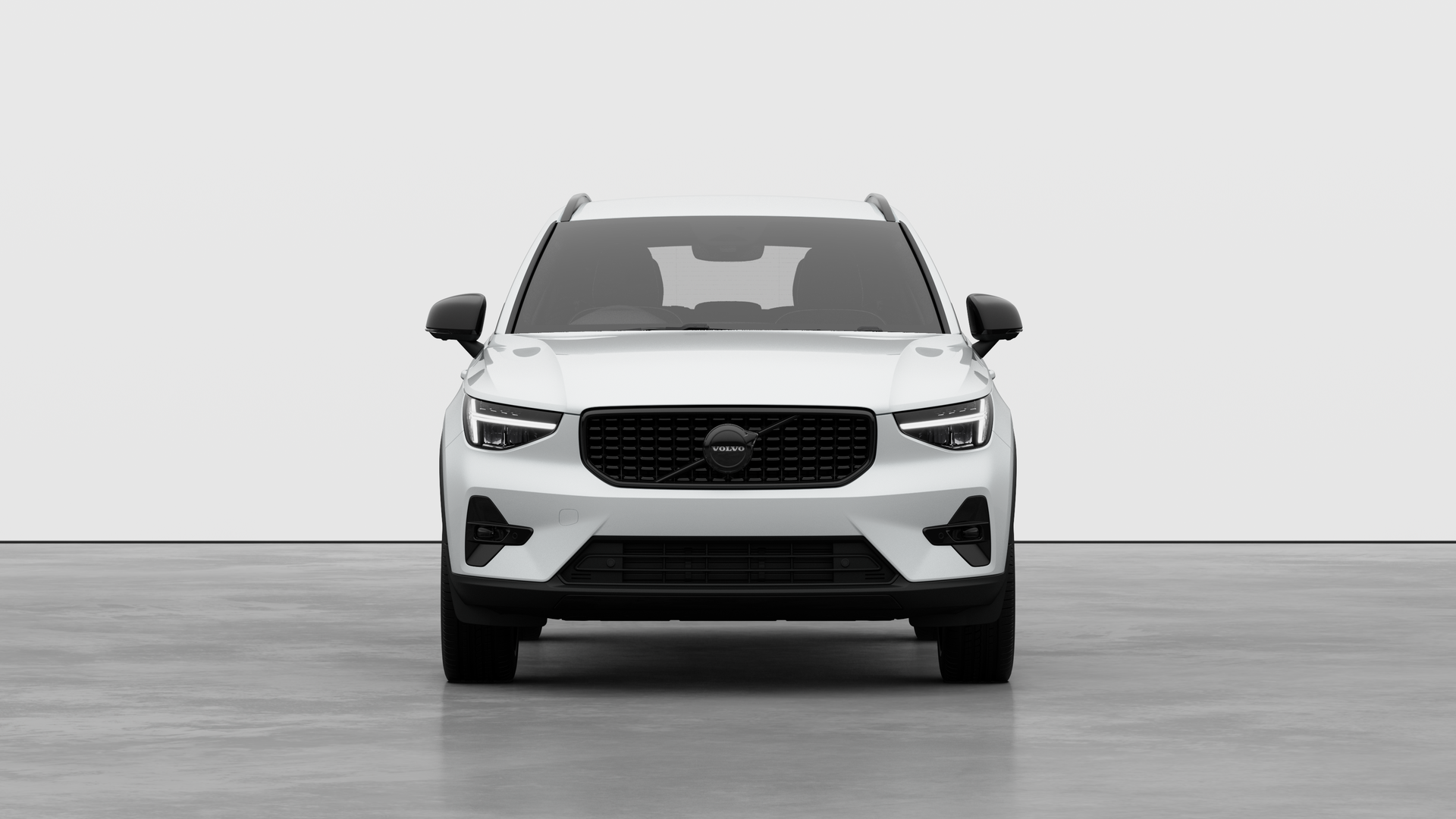 Volvo XC40 2.0 B3P Plus Black Edition 5dr Auto Image 2