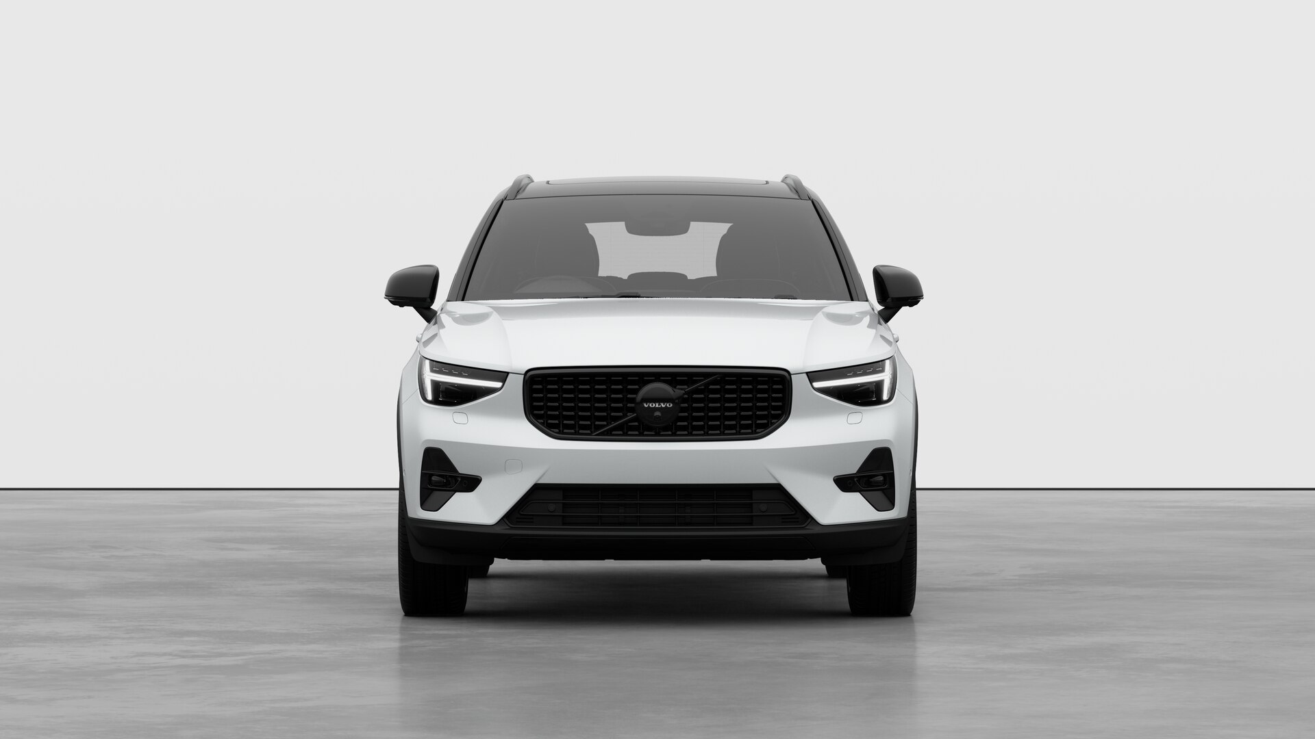 Volvo XC40 2.0 B4P Ultra Black Edition 5dr Auto Image 2