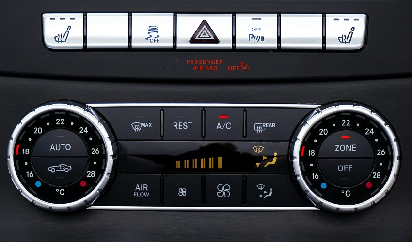 Air Con in a car; air con recharge