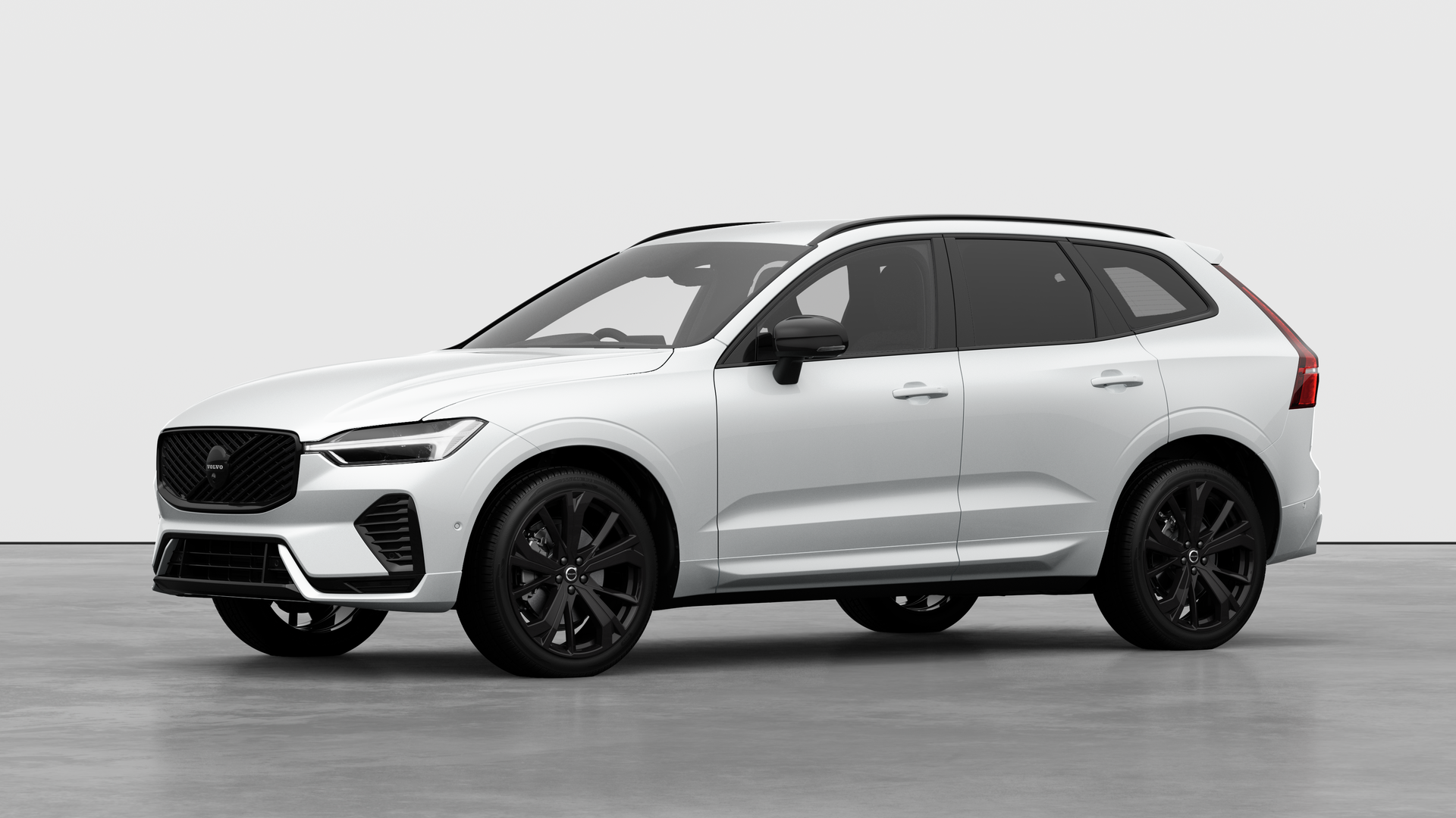 Volvo XC60 2.0 B5P Plus Black Edition 5dr AWD Geartronic Image 1
