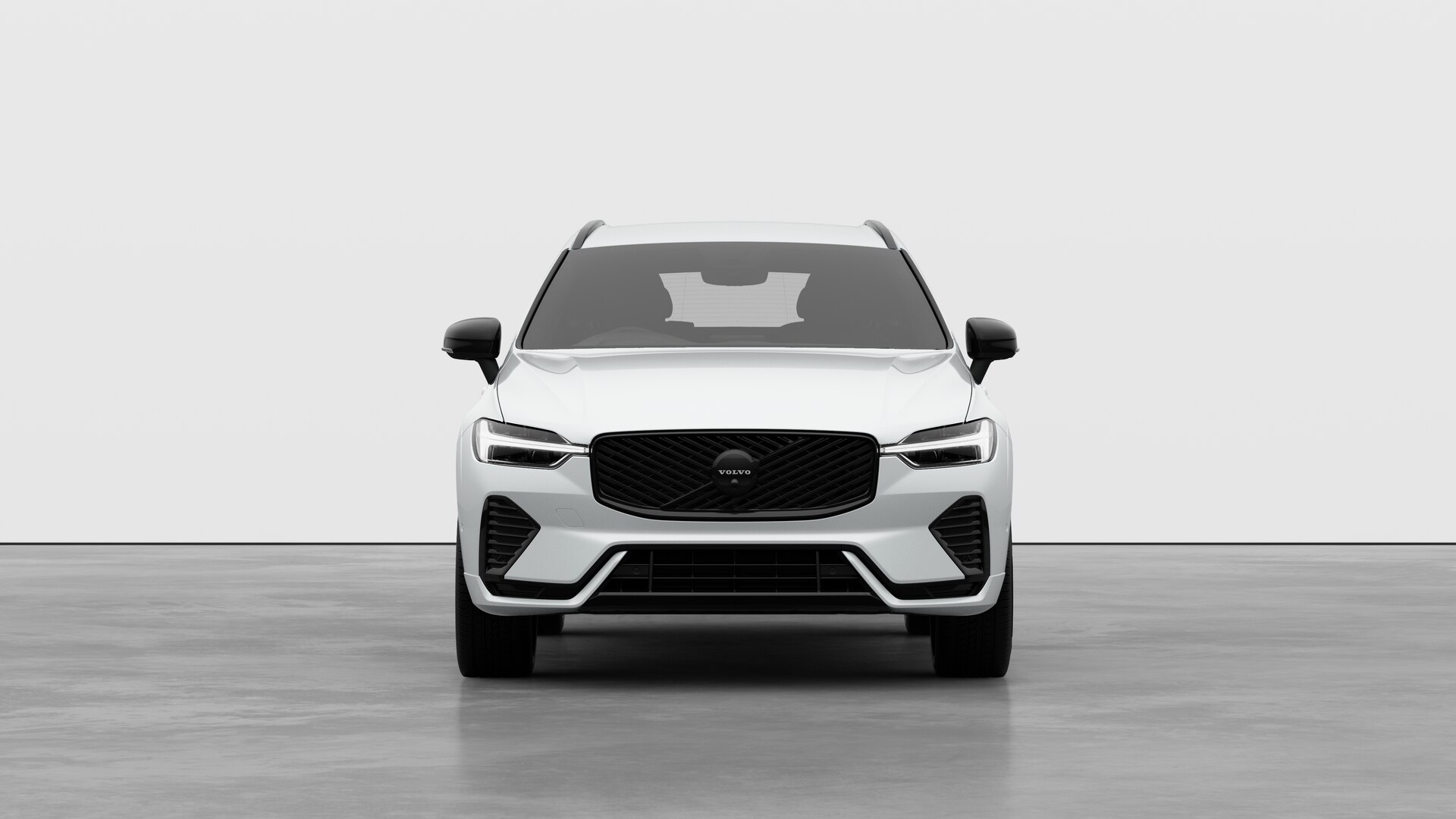 Volvo XC60 2.0 B5P Plus Black Edition 5dr AWD Geartronic Image 2