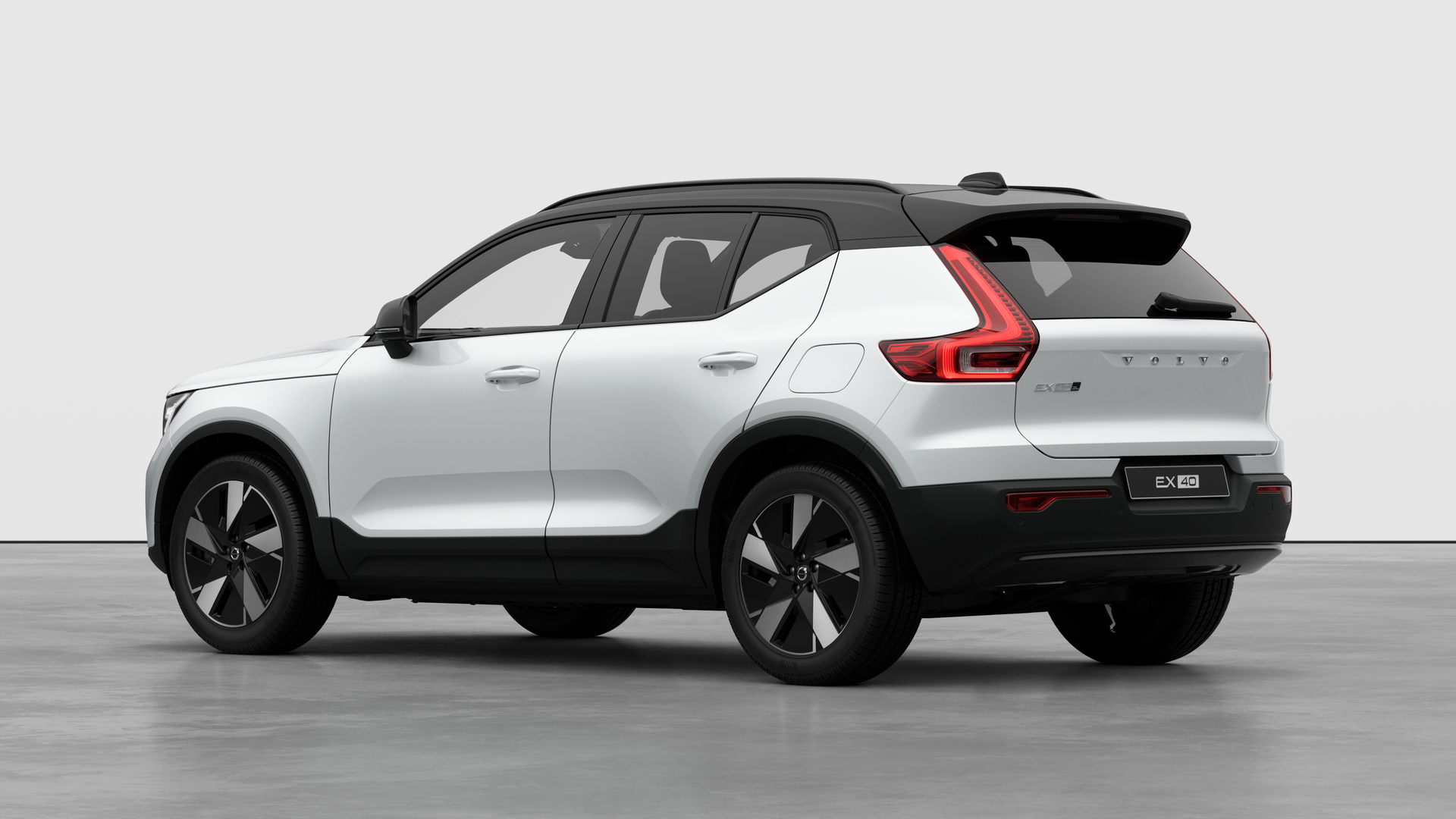 Volvo EX40 300kW Twin Motor Plus 82kWh 5dr AWD Auto Image 3