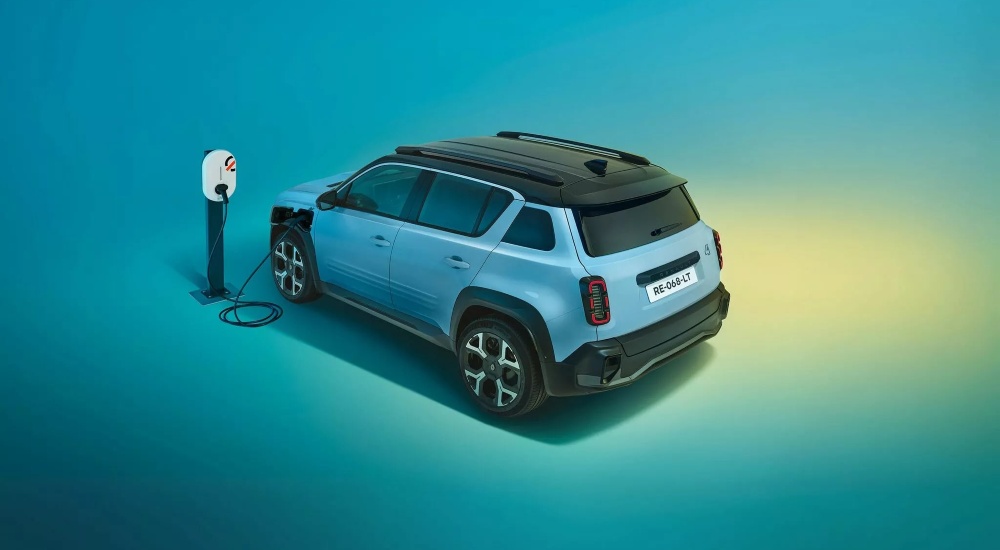 New Renault 4 E-Tech Charging