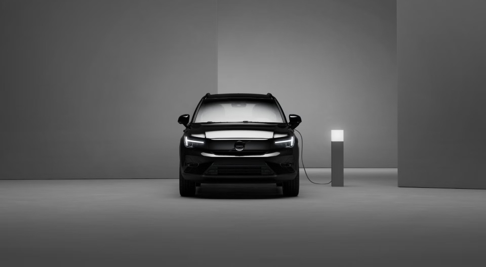 New Volvo EX40 Black Edition