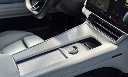 New Polestar 4 interior