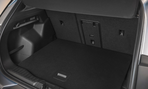 Used Ford Explorer Boot Space Used Ford Explorer boot space with practical ski hatch for carrying longer items.