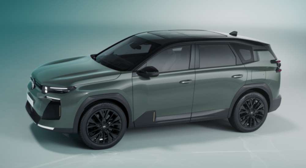 New Citroen e-C5 Aircross Safety Drive with confidence in the new Citroen e-C5 Aircross, designed with advanced safety systems.