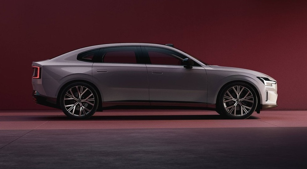 New Volvo ES90 Saloon