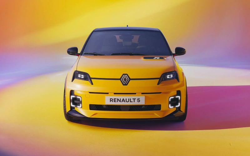 Renault 5 on Motability