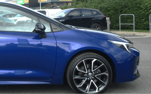 A blue Toyota Corolla; Joint car finance with bad credit image