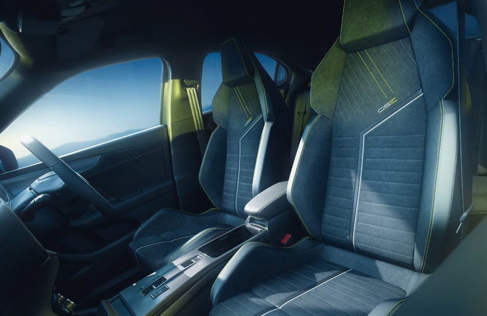 New Mokka GSE Interior