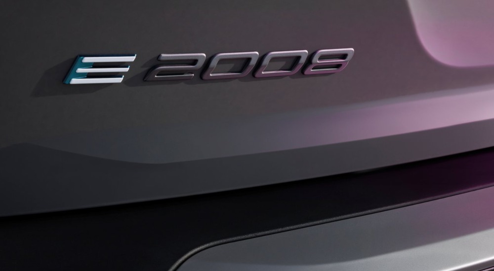 New Peugeot E-2008 Highlights New Peugeot E-2008 Highlights