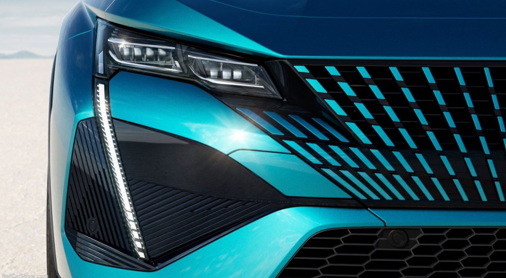 New Peugeot 408 Hybrid Highlights