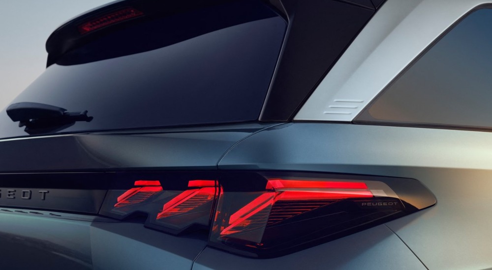 New Peugeot 5008 Hybrid Highlights
