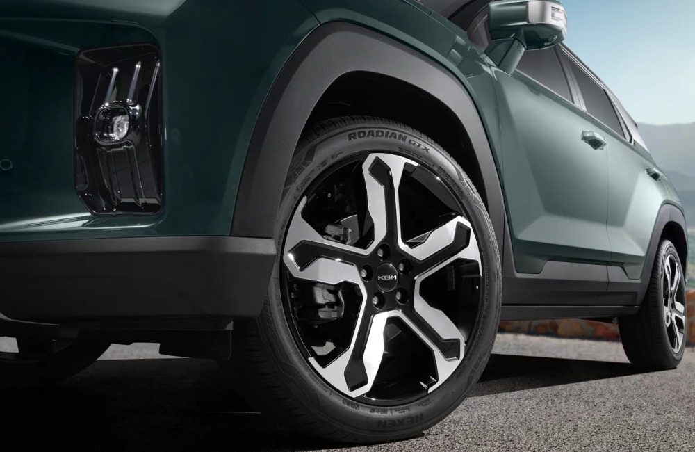 New KGM Torres Hybrid Highlights