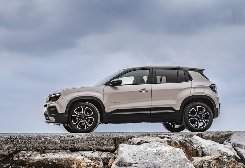 Used Jeep Avenger e-Hybrid Car for Sale at Stoneacre Motor Group