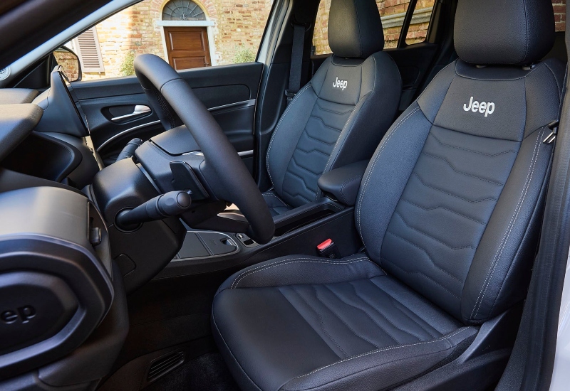 Used Jeep Avenger e-Hybrid comfortable, modern seat design