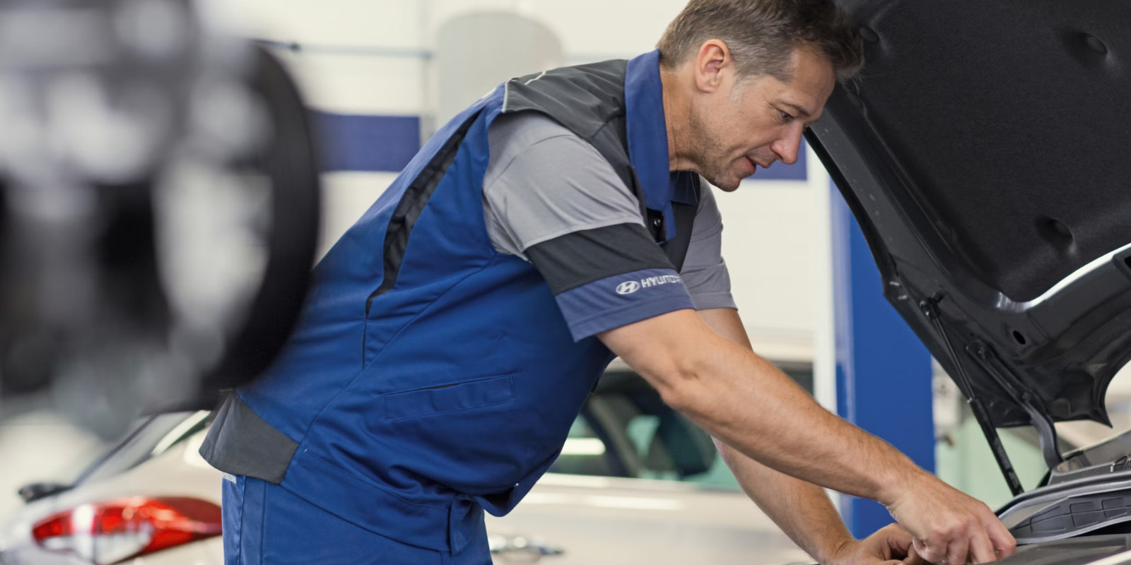 Hyundai repairs image