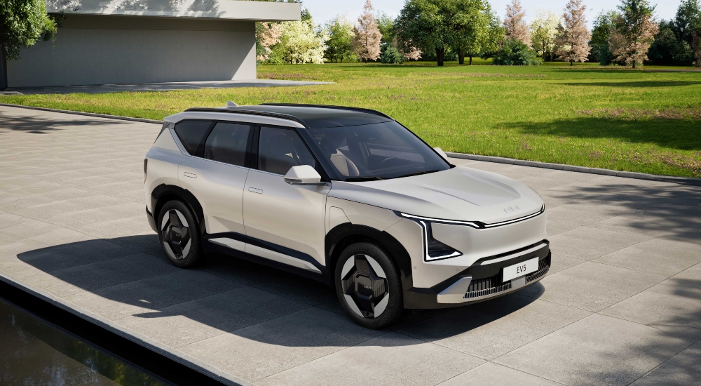 New Kia Model New Kia model mid-size range, combines compact convenience with a family-friendly space | Kia EV5
