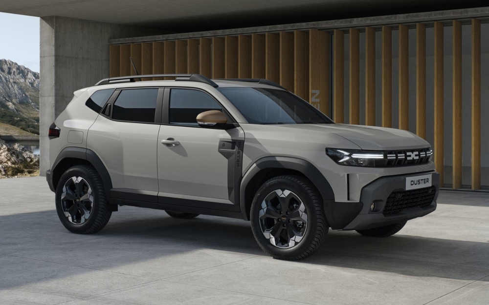 Front three-quarter view of a Dacia Duster SUV highlighting the exterior design details.