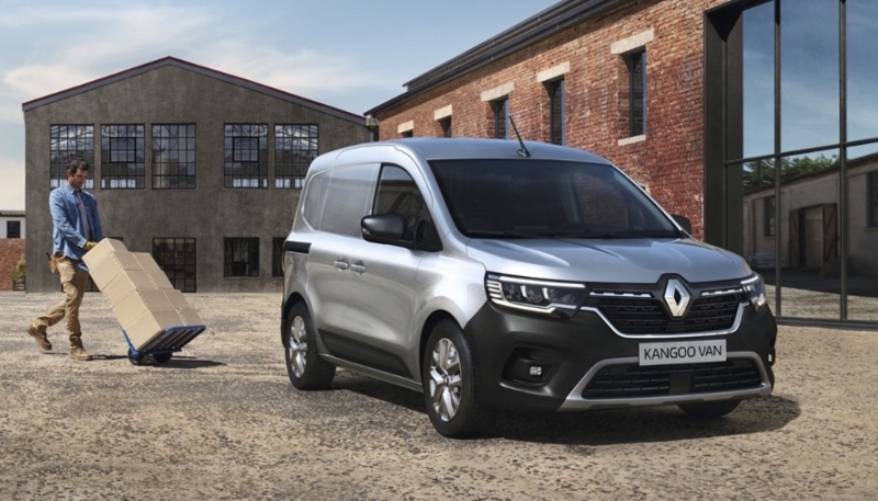 Person taking cargo to his Kangoo van; Used Renault Kangoo finance deals at Stoneacre