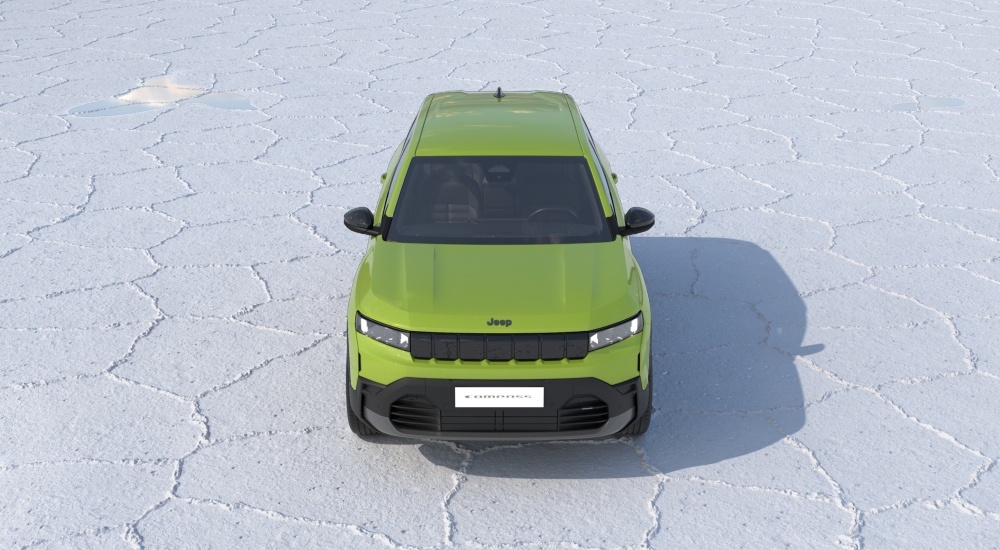 Front of the New Jeep Compass e-Hybrid in Hawaii green; New Jeep Compass e-Hybrid performance