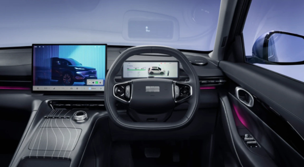 New Geely Starray EM-i interior, driver’s view with digital cockpit and central display.